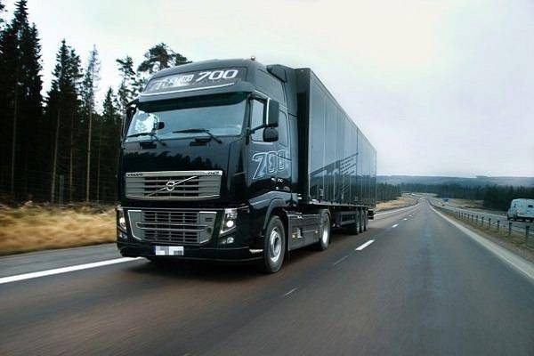 перегруженные фуры грузовики разбитые дороги превышение веса