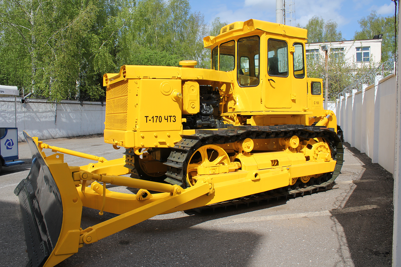 обзор на гусеничный бульдозер Т-170 характеристики достоинства и недостатки 