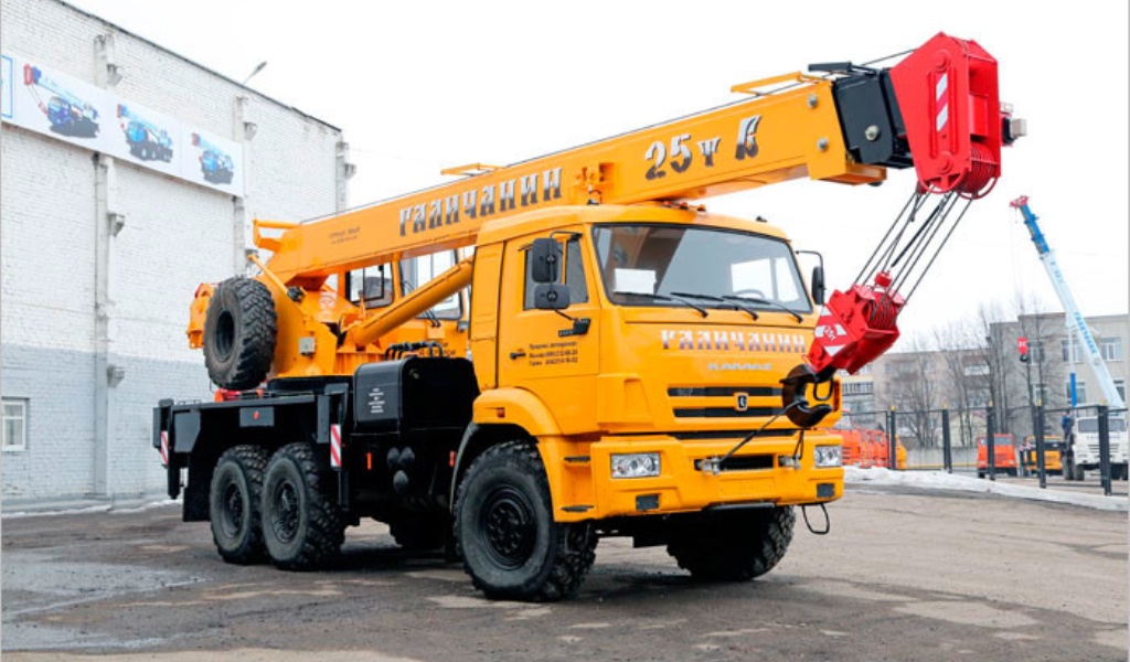 Автокран «Галичанин» 25 тонн