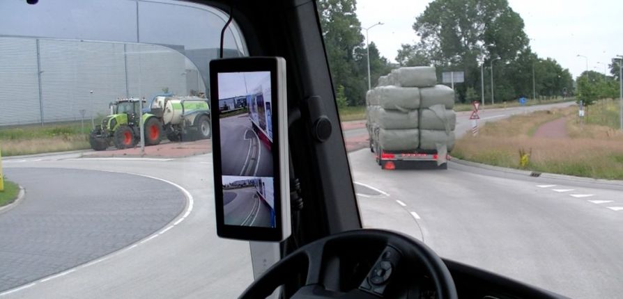 Пара видеокамер вместо зеркала