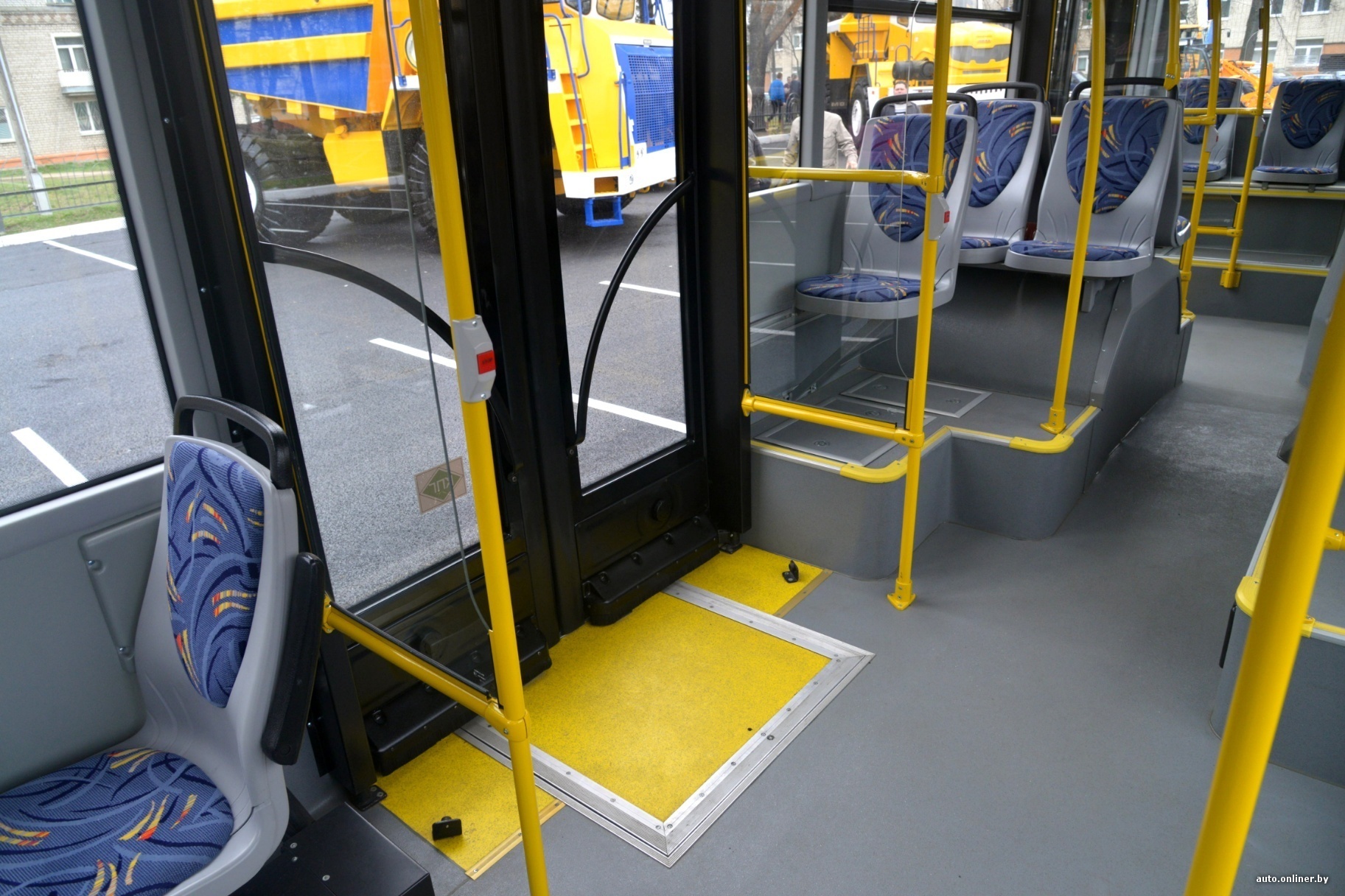 автобус МАЗ 203