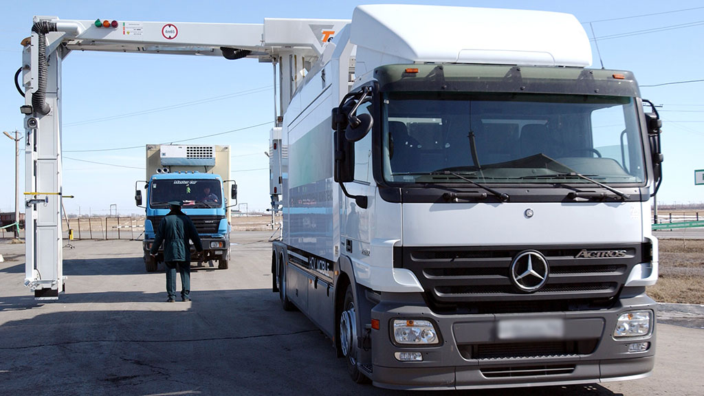 досмотр автомобиля сотрудником