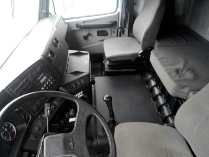 Грузовик МАЗ-5440 