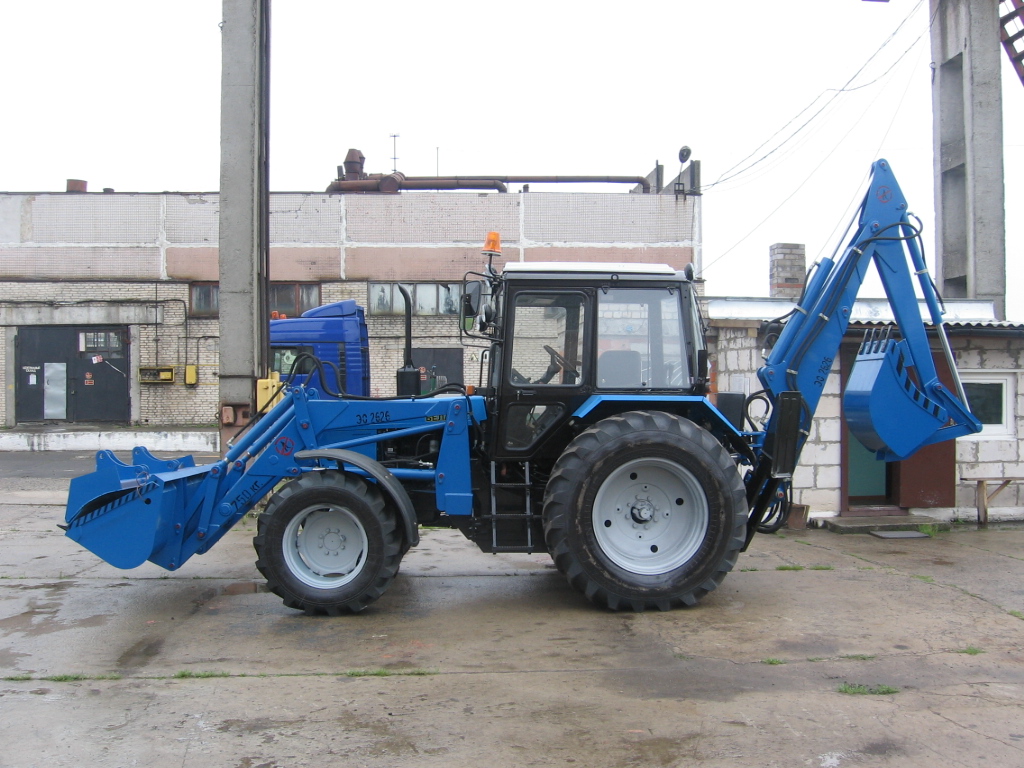 экскаватор-погрузчик ЭО-2626