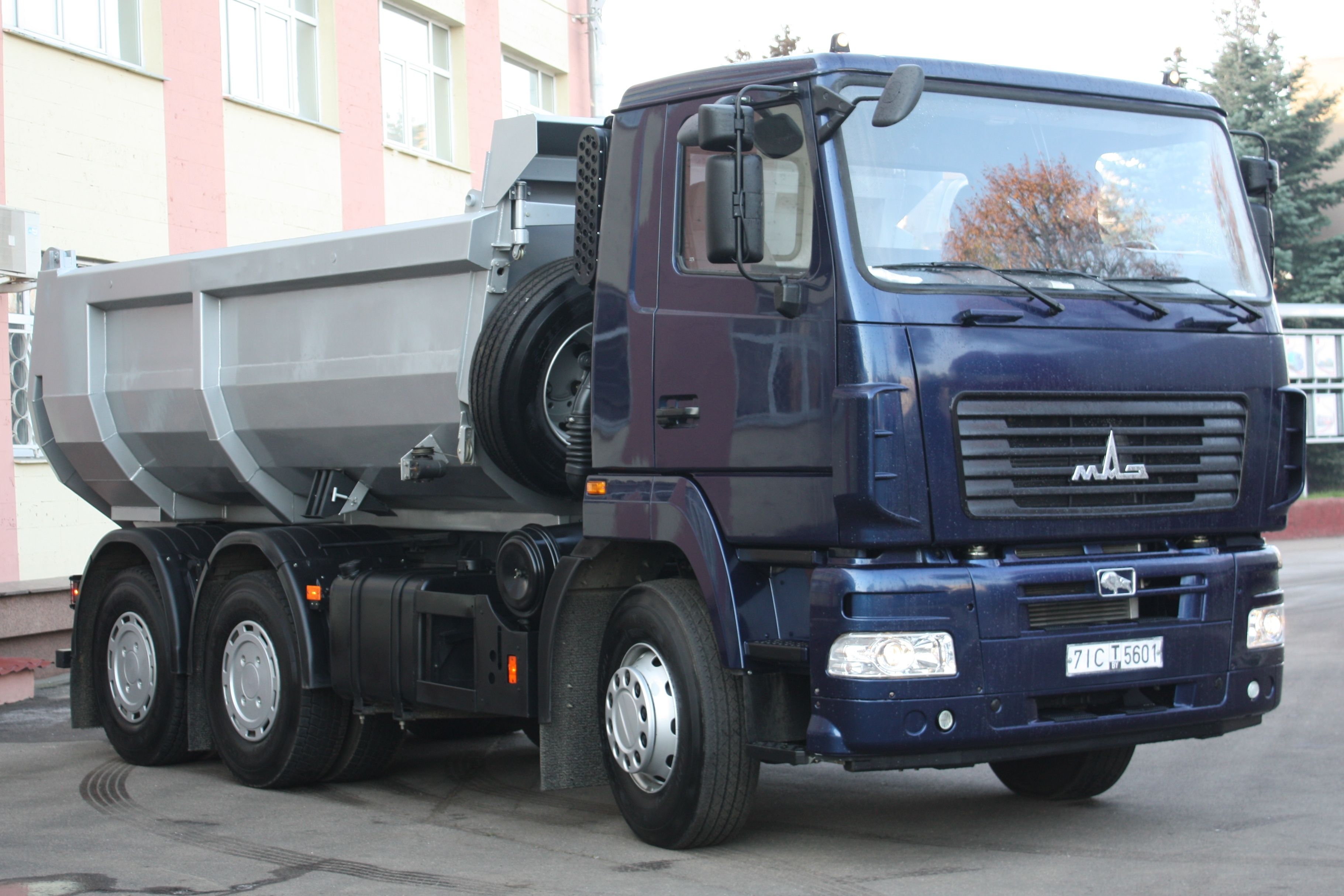 Самосвал МАЗ-6501