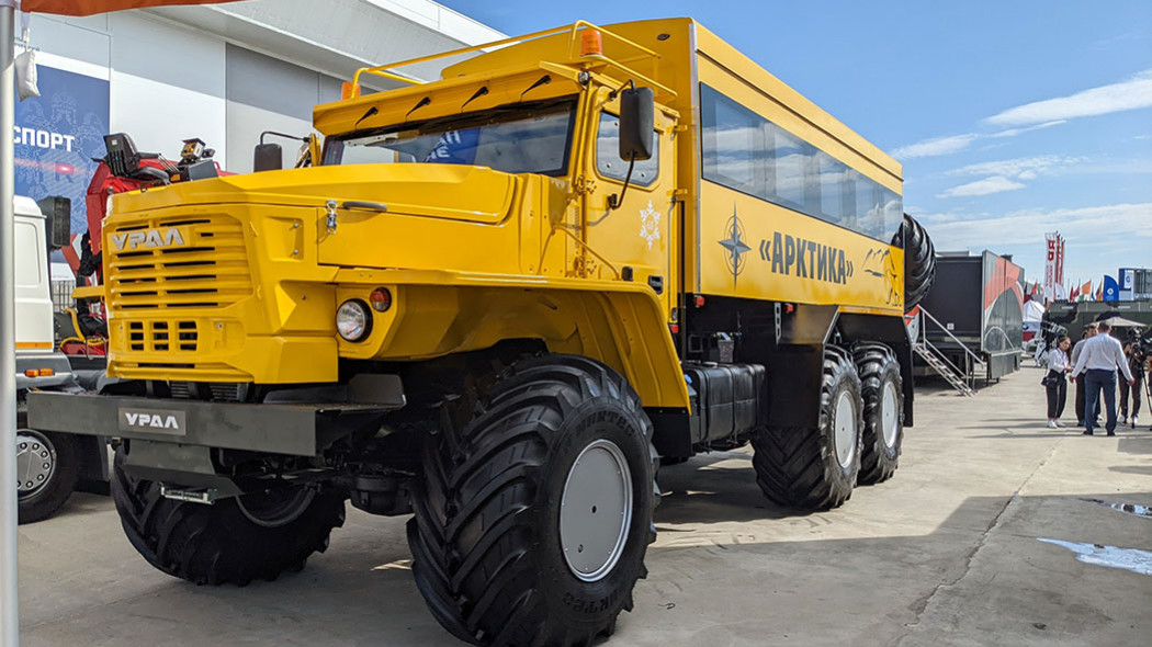 Вахтовый автобус Урал Арктика