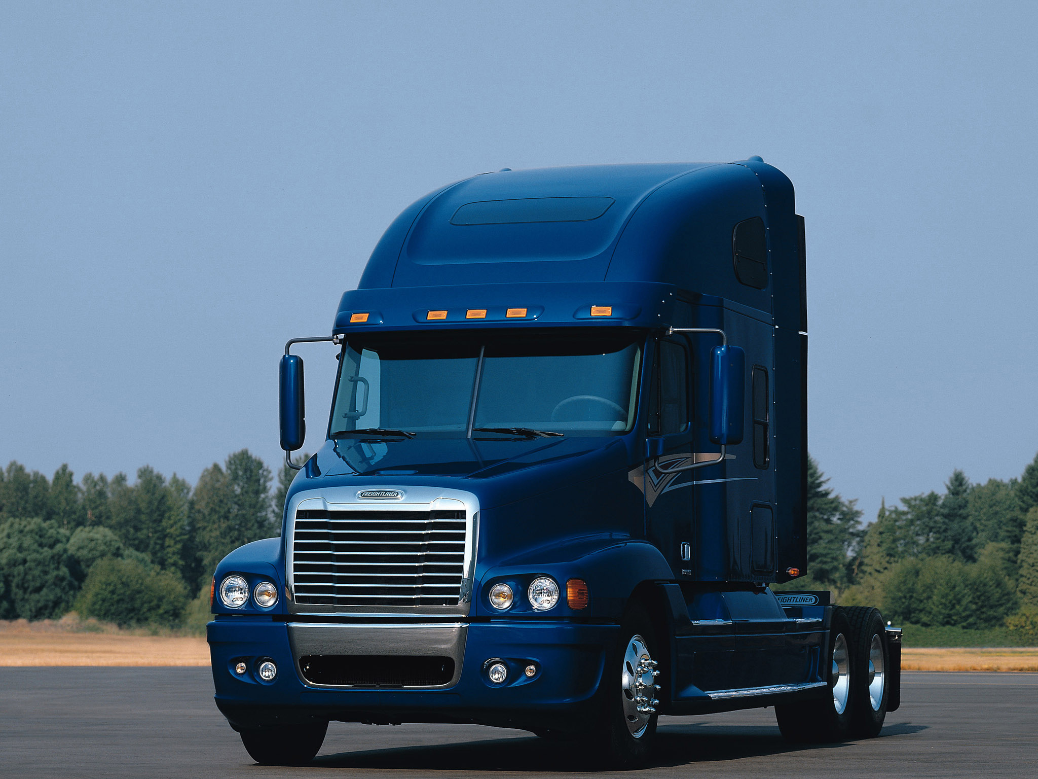 грузовые тягачи Freightliner