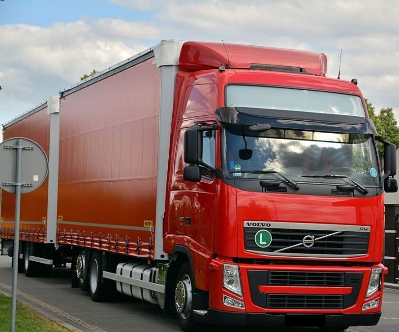 магистральный тягач Volvo FH-13 как подержанный грузовик на вторичном рынке