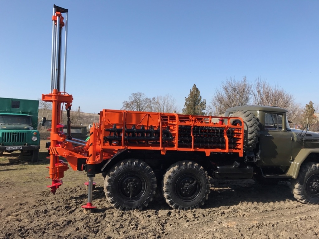 Буровая установка БГМ-1