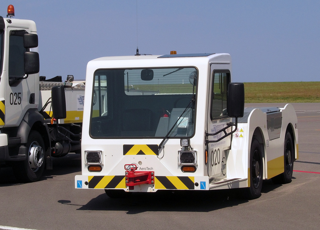 обзор описание модели производители тягачей для работы на аэродромах