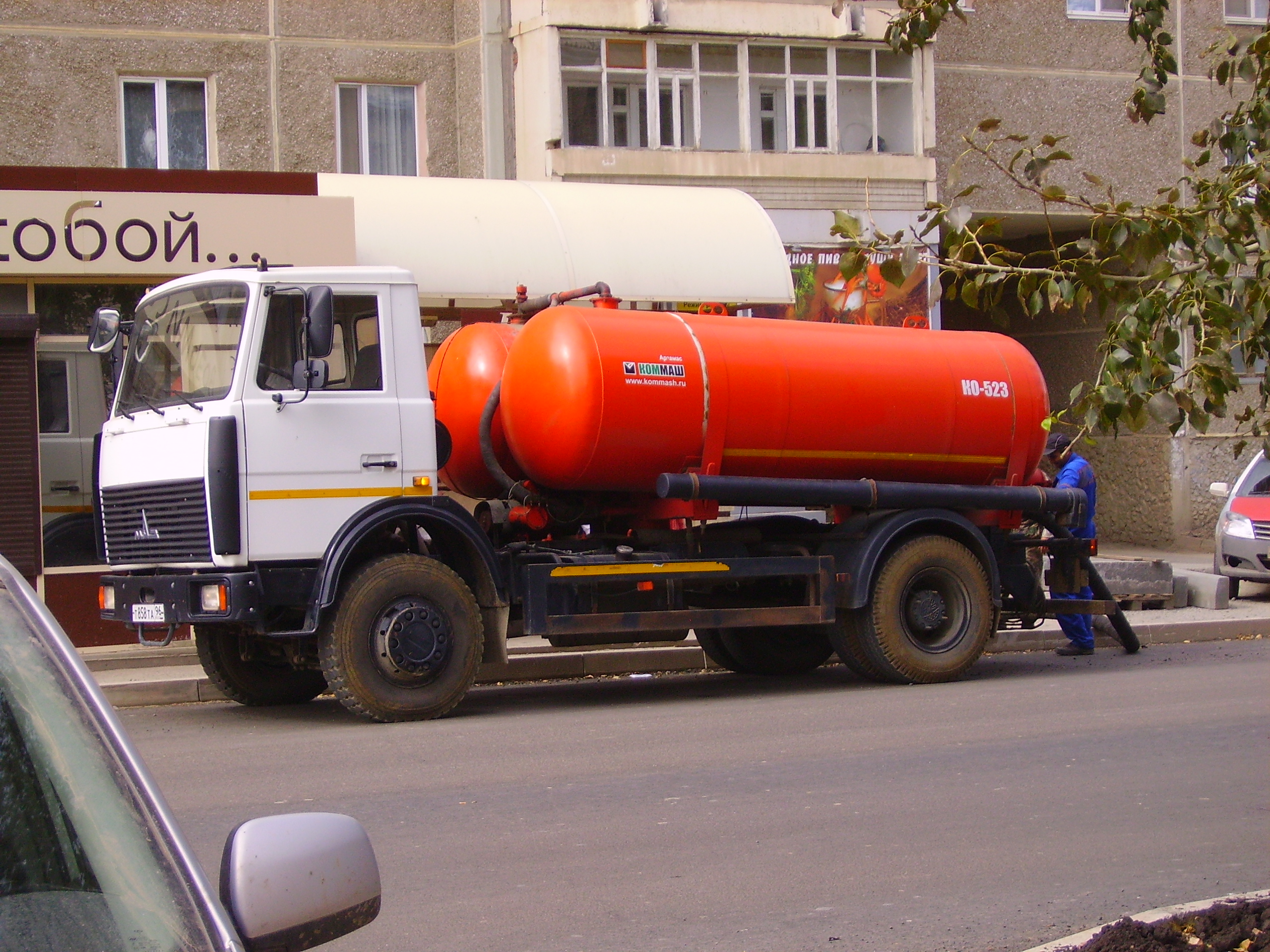 работа ассенизаторной спецтехники принцип действия