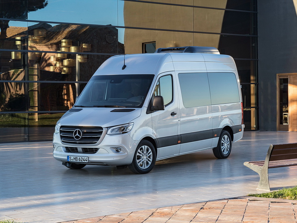 перевозки грузов малотоннажным грузовиком Mercedes-Benz Sprinter