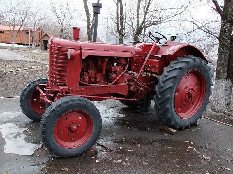 первые трактора мтз