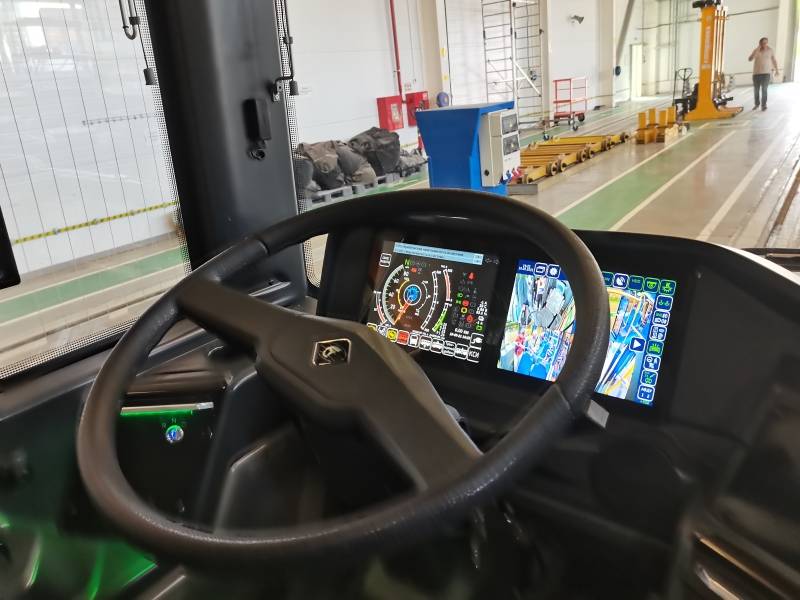 Сочлененный электробус 6245 Пионер