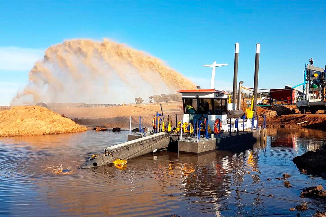 Земснаряд для добычи песка