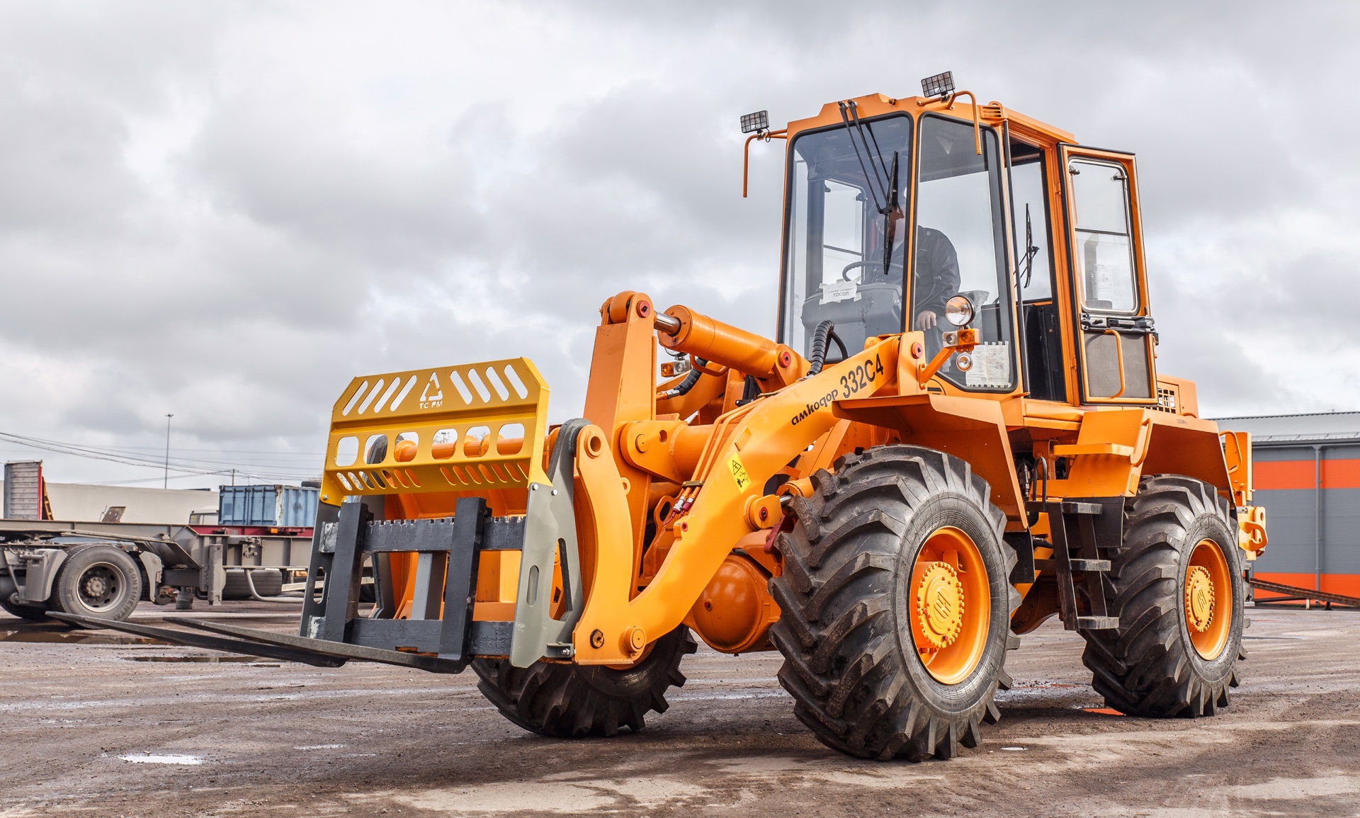 погрузчики Амкодор как дорожно-коммунальная спецтехника