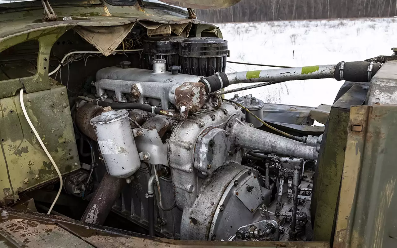 Тяжелый артиллерийский тягач АТ-Т