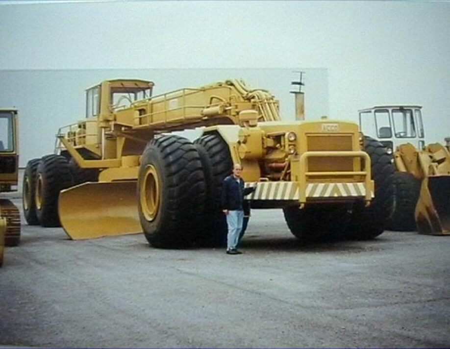 самый большой грейдер