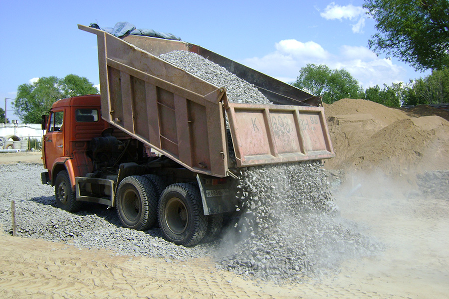 Выгрузка щебня