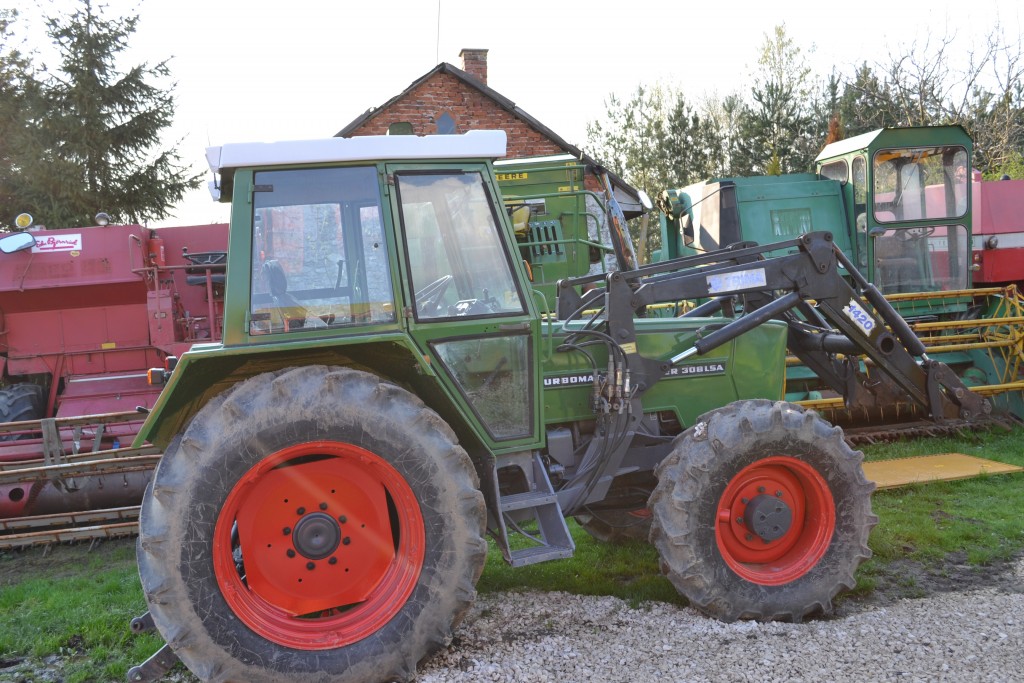 износ трактора и комбайна как сельскохозяйственной техники