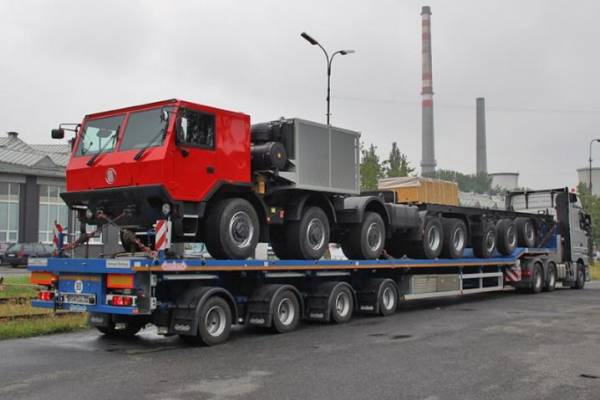 Tatra грузовик Caterpillar 