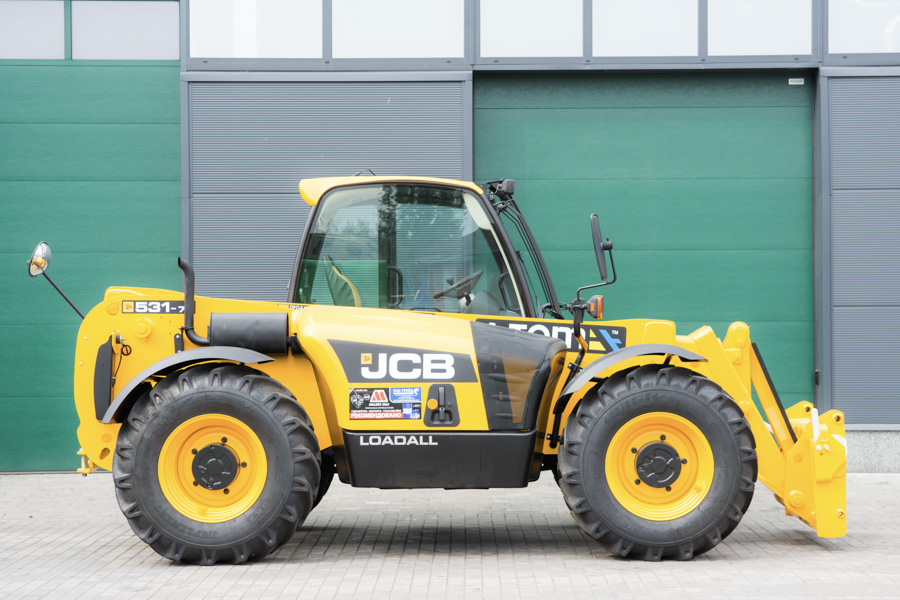 телескопический погрузчик JCB