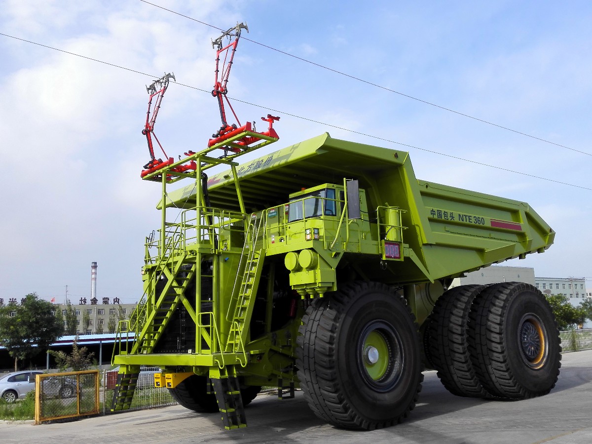перевозка горной массы карьерными самосвалами