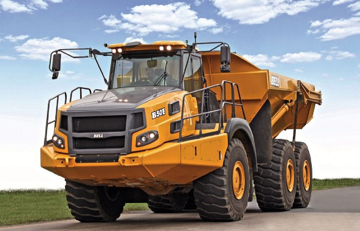 перевозка сыпучих грузов шарнирно-сочленёнными самосвалами