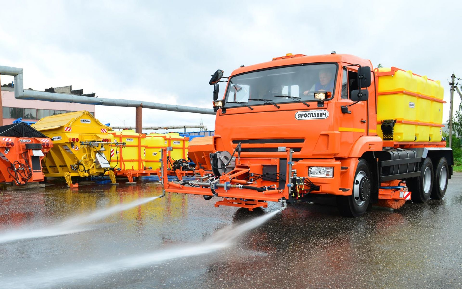 подметально-уборочные машины поливомоечные машины